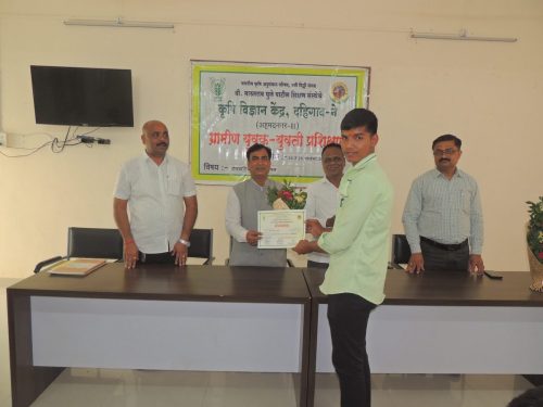 *कृषी विज्ञान केंद्र दहिगाव- ने येथे रोपवाटिका व्यवस्थापन या विषयावर प्रशिक्षण वर्ग संपन्न*